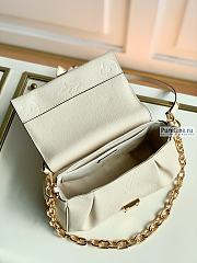 Favorite leather handbag Louis Vuitton White in Leather - 31319856