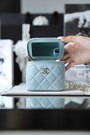 CHANEL | Small Vanity With Pearl Chain Blue Lambskin - 8.5 x 11 x 7cm - 2