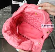 CHANEL | 22 Small Handbag Coral Pink Shiny Calfskin & Gold Metal - 35 x 37 x 7cm - 6