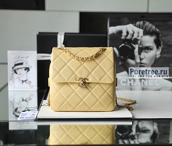 CHANEL | 22 Backpack Yellow Grained Calfskin - 20 x 19 x 8cm