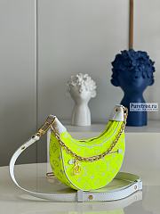 Louis Vuitton | Loop Bag Yellow Monogram Jacquard Velvet M81484 - 24 x 22 x 6 cm - 4