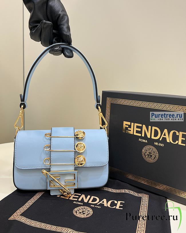 FENDI | Brooch Mini Baguette Blue Leather Bag - 20 x 5 x 13cm - 1