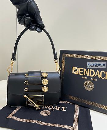 FENDI | Brooch Mini Baguette Black Leather Bag - 20 x 5 x 13cm