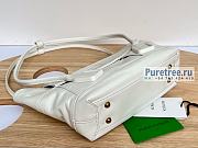 Bottega Veneta | Small Arco Intreccio Slouchy Leather In White - 33 x 21 x 6cm - 5