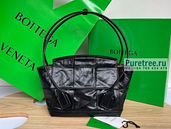 Bottega Veneta | Small Arco Intreccio Slouchy Leather In Black - 33 x 21 x 6cm