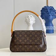 Louis Vuitton | Mini Looping Shoulder Bag M51147 - 24 x 21 x 9cm - 1