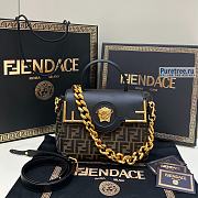 FENDACE | La Medusa Medium Handbag - 25 x 15 x 22cm - 1