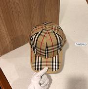 Burberry Cap Beige/ White/ Black - 4