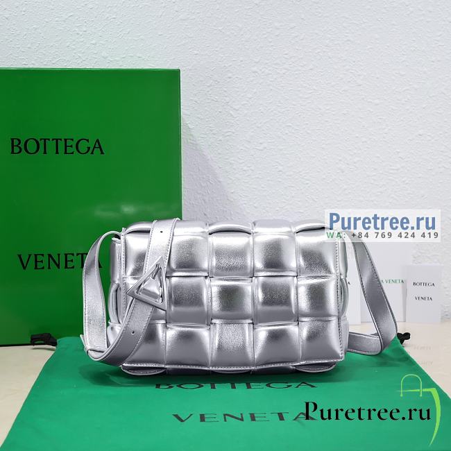 Bottega Veneta | Padded Cassette Silver Lambskin - 26 x 18 x 8cm - 1