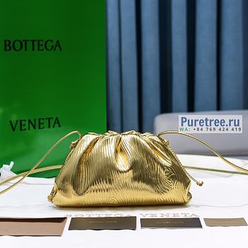 Bottega Veneta | Mini Pouch Gold Calfskin - 22 x 13 x 5cm
