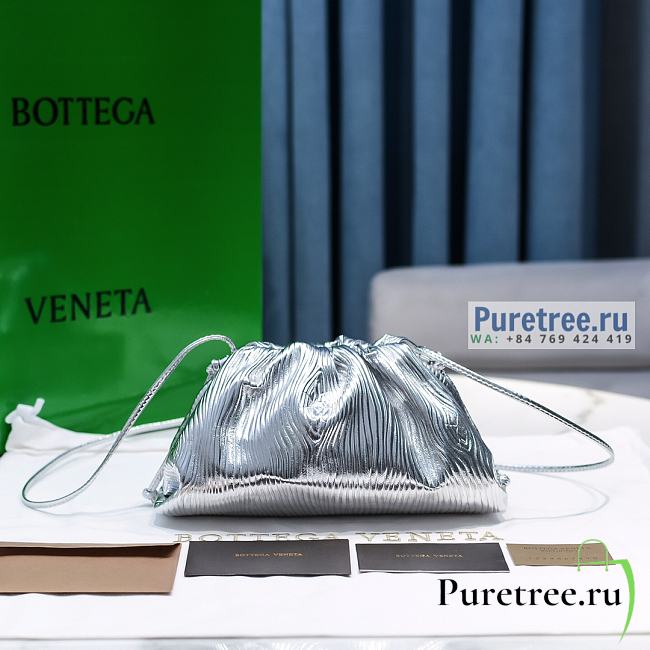 Bottega Veneta | Mini Pouch Silver Calfskin - 22 x 13 x 5cm - 1