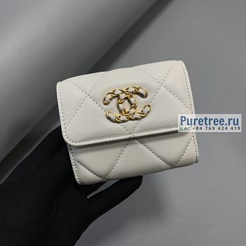 CHANEL | 19 Small Flap Wallet White Lambskin AP1064 - 11 x 9.5 x 3cm