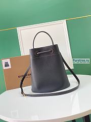 BURBERRY | Small TB Bucket Bag In Black Grainy Leather - 16 x 26 x 26cm - 5