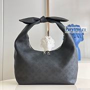 Louis Vuitton | Why Knot MM Black Mahina Calf Leather M20788 - 36 x 43 x 15cm - 1