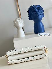 Louis Vuitton | Coussin PM White Lambskin M21209 - 26 x 20 x 12cm - 5