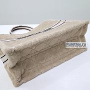 DIOR | Large Dior Book Tote Beige Cannage Shearling - 42cm - 5