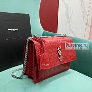 YSL | Sunset Medium Chain Bag Red Crocodile Embossed Leather 22x16x9 cm - 2
