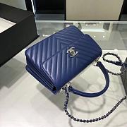 Chanel Trendy CC Blue Flap Bag size 25 x 18 x 7 cm - 3