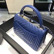 Chanel Trendy CC Blue Flap Bag size 25 x 18 x 7 cm - 4