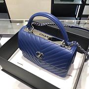 Chanel Trendy CC Blue Flap Bag size 25 x 18 x 7 cm - 2