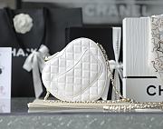 CHANEL | Heart Shape Bag Pre-Spring 2022 White - 18 × 16.5 × 6.5 cm - 5