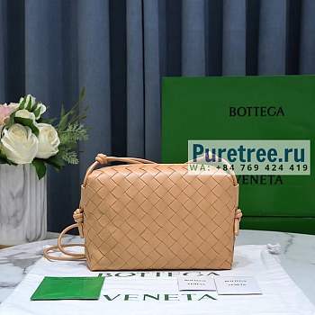 Bottega Veneta | Small Loop Camera Bag Almond size 22x15.5x9cm