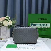 Bottega Veneta | Small Loop Camera Bag Gray size 22x15.5x9cm - 1