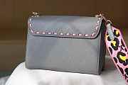 Louis Vuitton | Twist MM Gray size 23 x 17 x 9.5 cm - 2