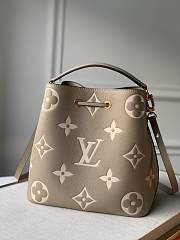 Louis Vuitton | NÉONOÉ MM Tourterelle Gray/Cream Bicolor Monogram Empreinte  - 3