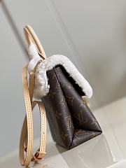 Louis Vuitton | Locky BB Monogram Canvas & Shearling M46318 size 21 cm - 5