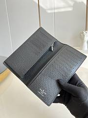 Louis Vuitton | Brazza Wallet Glacier Taiga Leather size 19x10x2 cm - 3