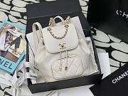 CHANEL 22B White Caviar Affinity Backpack 20x19x12 cm - 1