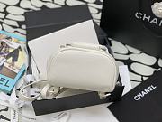 CHANEL 22B White Caviar Affinity Backpack 20x19x12 cm - 6