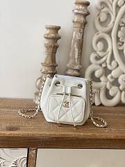 Chanel Affinity Mini Bucket Bag White Grain Leather 12.5x10x7.5 cm - 1