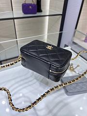 Chanel Vanity With Chain Black Lambskin AP2874 size 14 x 9 x 6 cm - 3