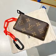 Louis Vuitton Monogram Key Pouch size 13x7x1.5 cm - 2