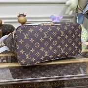 Louis Vuitton Neverfull MM Monogram with Cats size 32 x 29 x 17 cm - 3