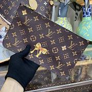 Louis Vuitton Neverfull MM Monogram with Cats size 32 x 29 x 17 cm - 6
