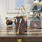 Louis Vuitton Neverfull MM Monogram with Dogs size 32 x 29 x 17 cm - 4