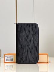 Louis Vuitton Zippy Organizer Epi Leather Iin Black 21x12x2 cm - 1