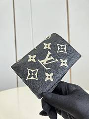 Louis Vuitton Passport Cover Black/Beige Monogram Empreinte 10x14x2.5 cm - 3