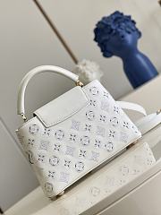 Louis Vuitton Capucines BB White Calfskin Leather 27x18x9 cm - 4