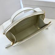 Dior 30 Montaigne Box Bag White Leather 19x14x5 cm  - 5