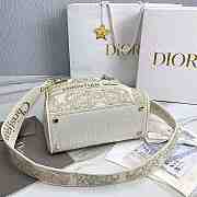  Dior Medium Lady D-Lite Bag Gold-Tone Dior Around the World Stella Embroidery - 5