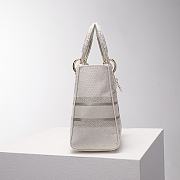 Dior Medium Lady D-Lite Bag White Dior Around the World Stella Embroidery - 6
