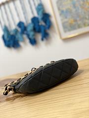 Chanel Hobo Handbag Black Lambskin size 17.5 x 24 x 6 cm - 5