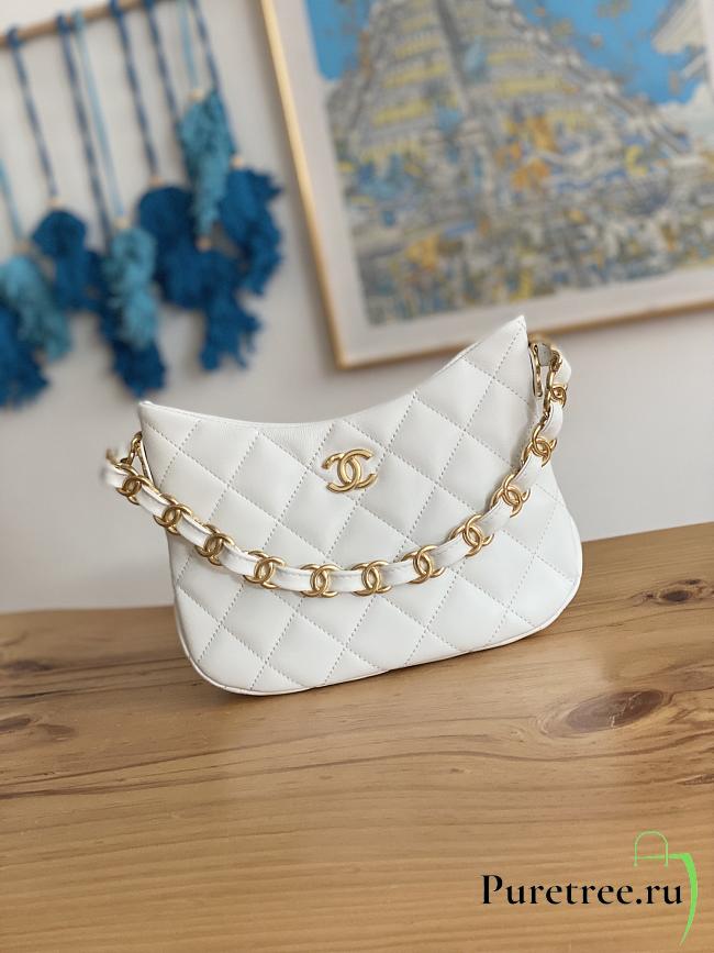 Chanel Hobo Handbag White Lambskin size 17.5 x 24 x 6 cm - 1