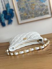 Chanel Hobo Handbag White Lambskin size 17.5 x 24 x 6 cm - 5