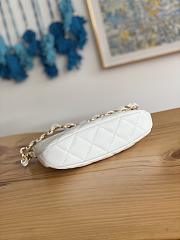Chanel Hobo Handbag White Lambskin size 17.5 x 24 x 6 cm - 4