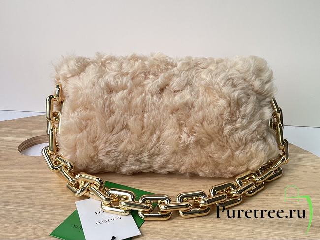 Bottega Veneta Chain Pouch Shearling Beige Bag size 31x12x16 cm - 1